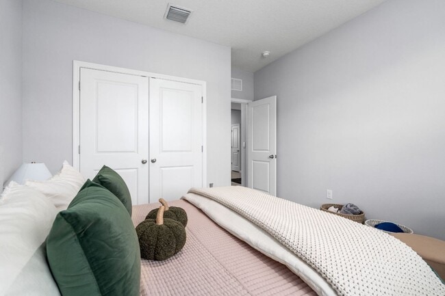 Building Photo - Immaculate 4-Bedroom, 2.5-Bath Home