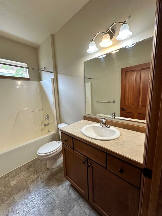 Building Photo - MIE451