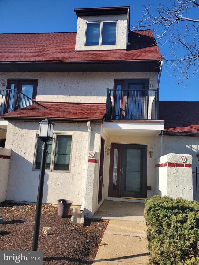 Building Photo - 5 Queen Victoria Way