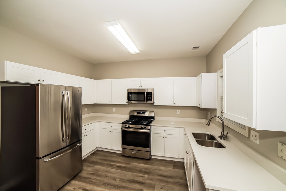 Building Photo - 1610 Silver Oak Dr