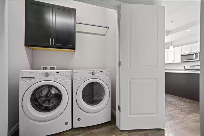 Laundry - 4354 Eagle Ridge Ln