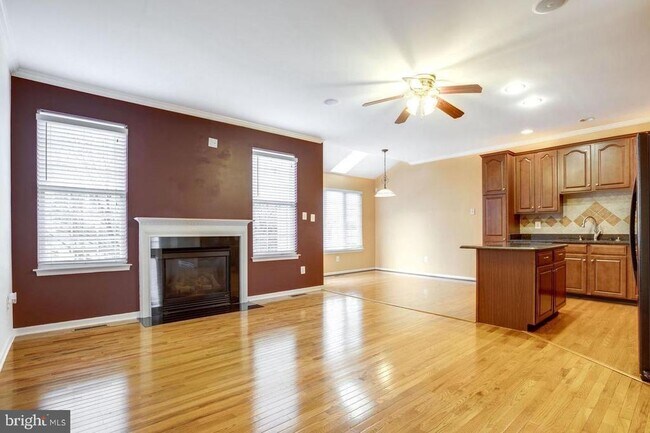 Building Photo - 25859 Kirkwood Square