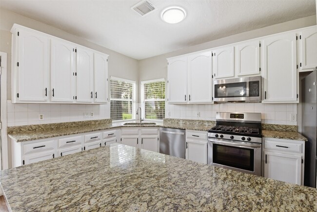 Building Photo - 3327 Shady Glen Ln