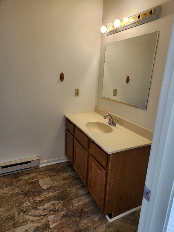 Building Photo - 4949 Catherine Ct