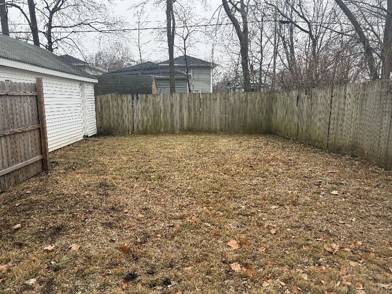 Building Photo - 1324 Kenwood Ave