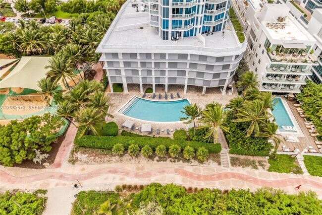 Building Photo - 6515 Collins Ave