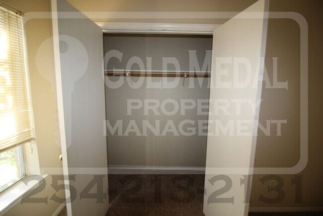 Building Photo - 1408 Dugger Cir