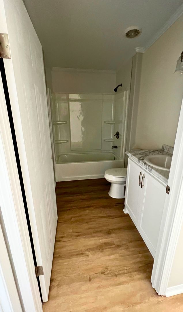 Building Photo - Spacious 5-Bedroom, 3-Bath Home with Marsh...