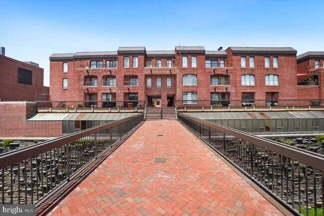 Building Photo - 1080 Wisconsin Ave NW