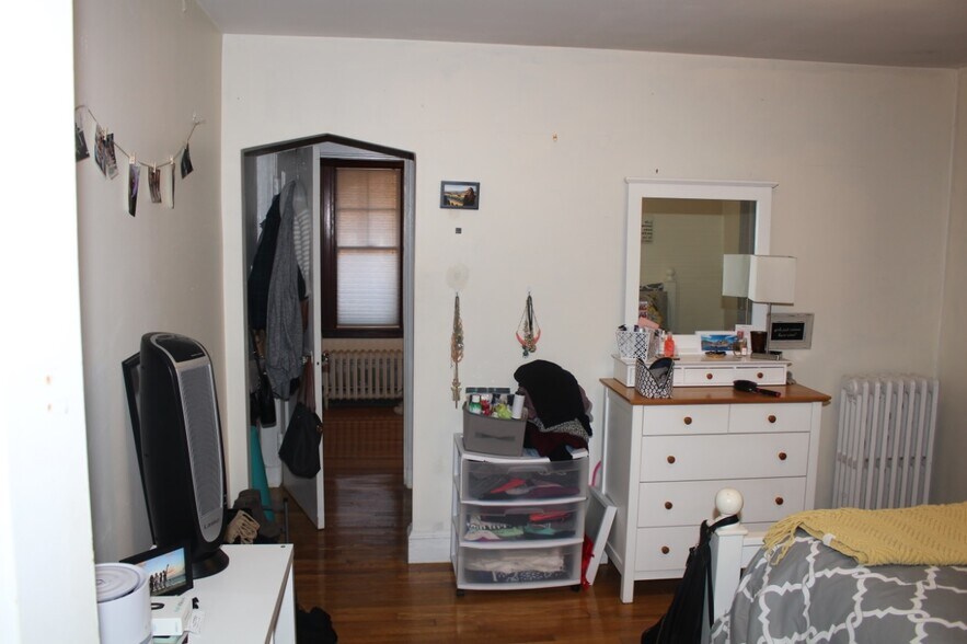 Building Photo - 52 Colborne Rd