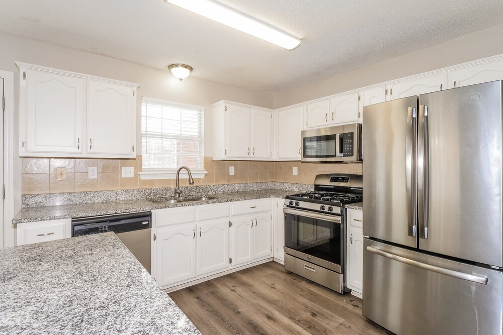 Building Photo - 8432 Creek Front Dr