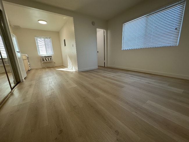Building Photo - 5541 Laurel Canyon Blvd