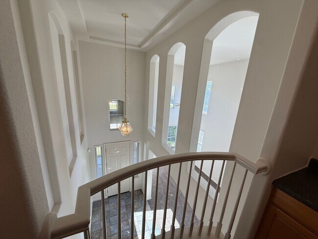 Building Photo - 4-bedroom two story in Sylvan School District!