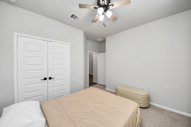 Building Photo - 6618 Beacon View Dr