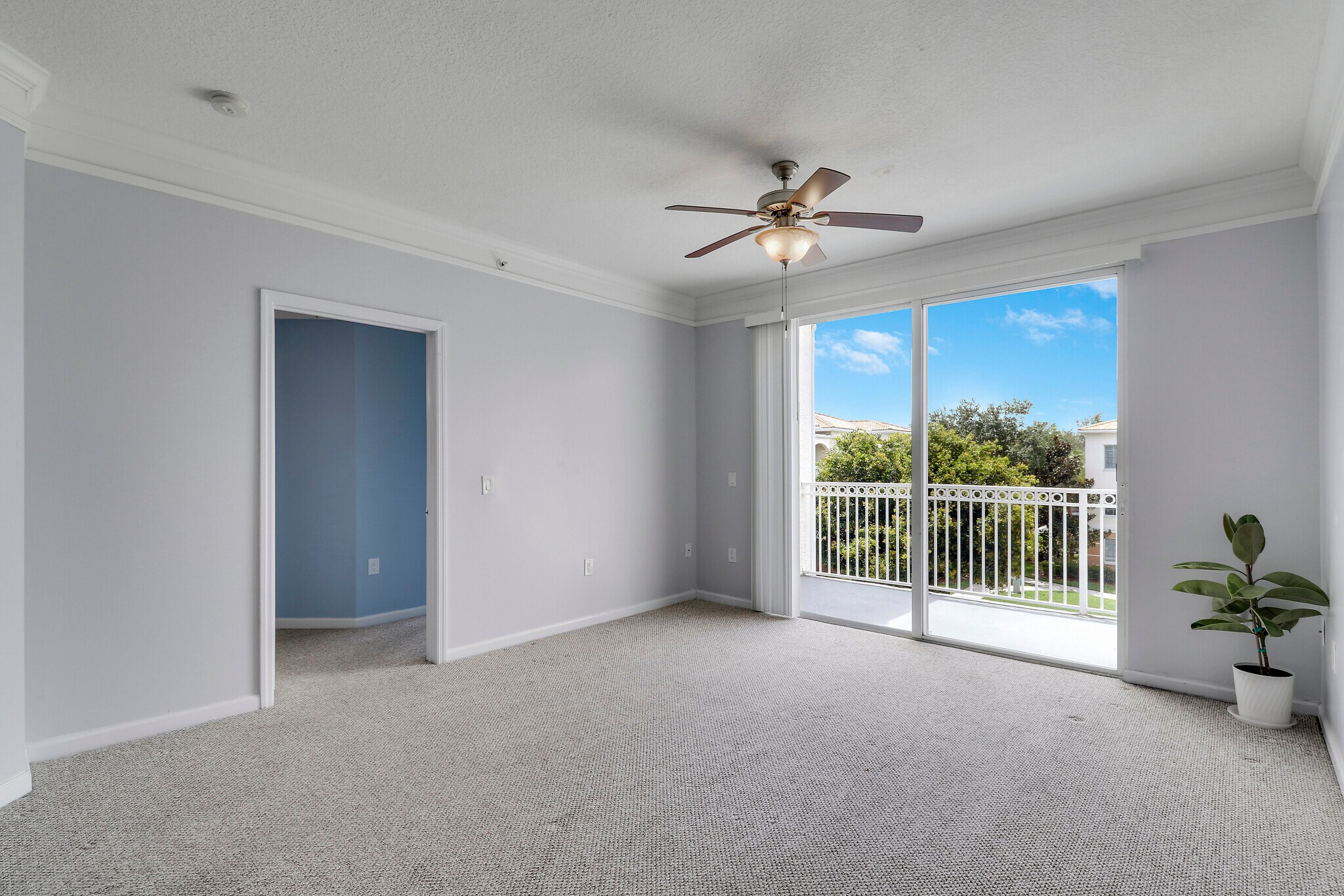 Building Photo - 4302 Myrtlewood Cir E