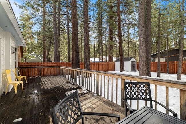 Building Photo - Beautiful Al Tahoe Home in South Lake Taho...