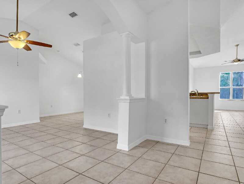 Building Photo - 1826 Viburnum Rd NW