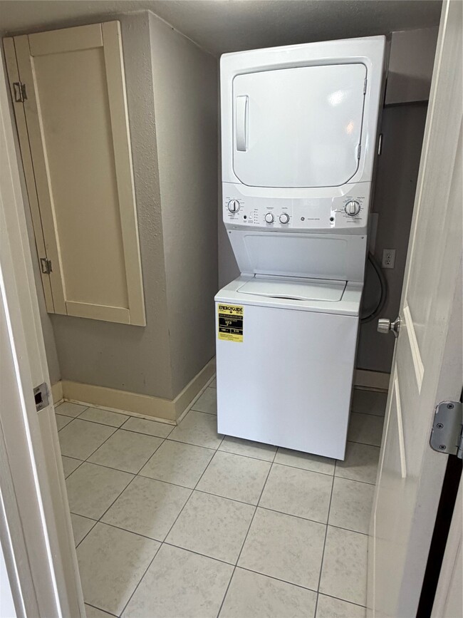 Building Photo - 4601 Hain St