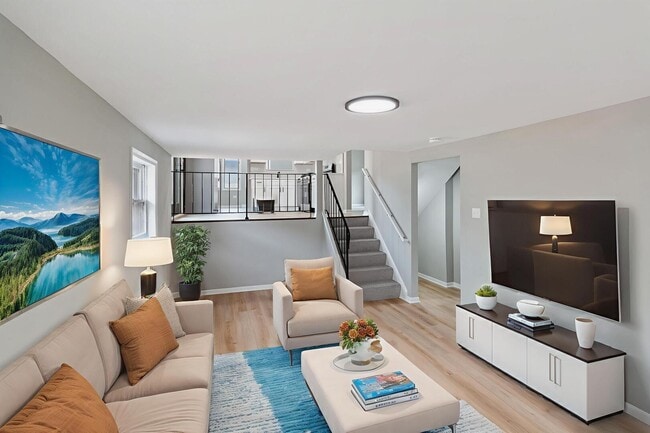 Building Photo - 242 S Harper Ave