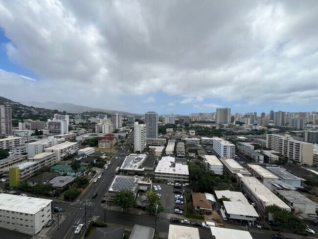 Building Photo - Newly Renovated Gem in Makiki