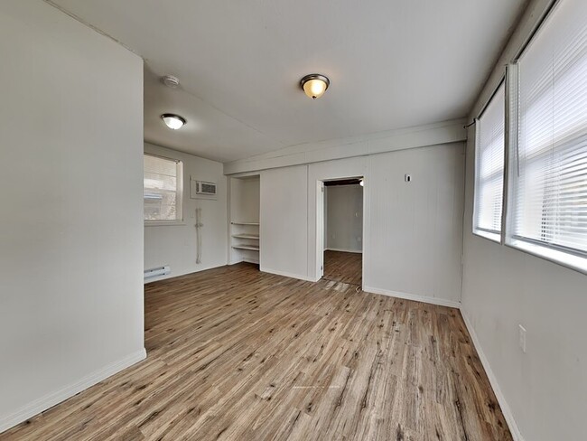 Building Photo - 307 S Montgomery Ave