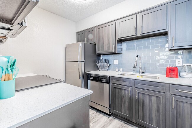 Building Photo - 3501 S 1st St