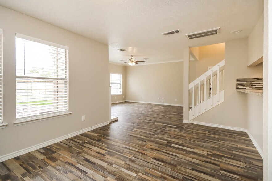 Building Photo - 15802 St Lawrence Cir