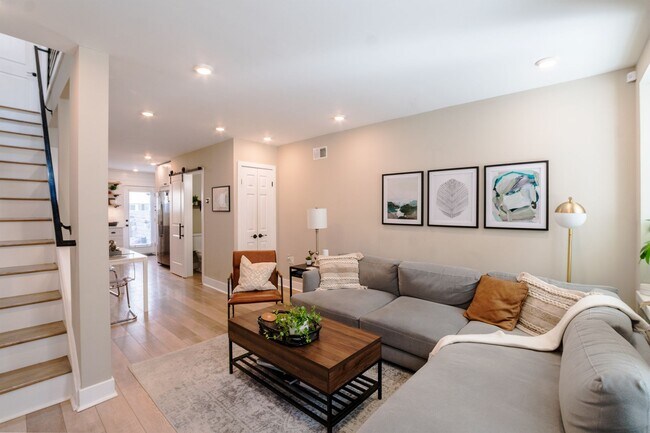 Building Photo - Two Bedroom Point Breeze Home