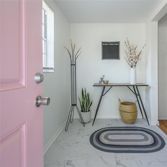 Building Photo - 920 W Orient St