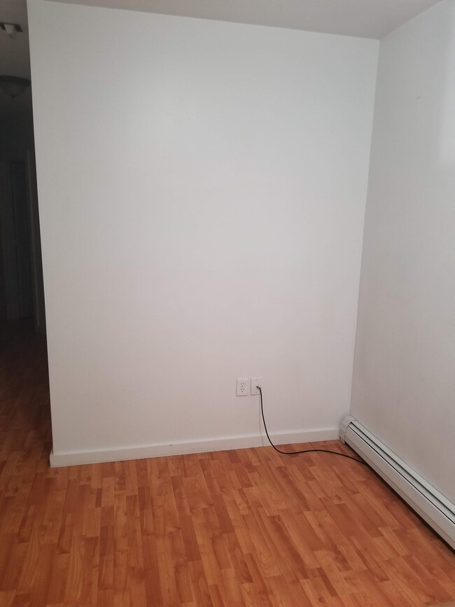 Building Photo - 94 Hinman St