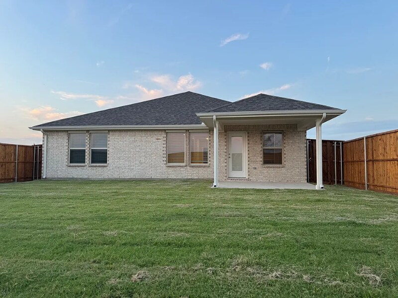 Building Photo - 836 Birdie Dr