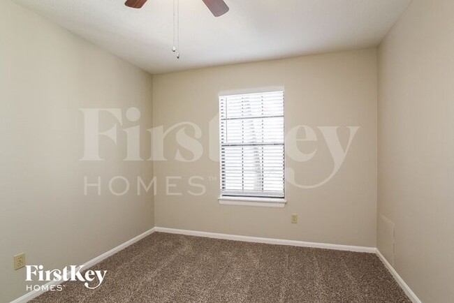 Building Photo - 30 Sylvan Forest Dr