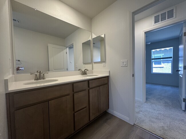 Building Photo - 6574 Tumoulin St