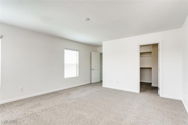 Building Photo - 6828 Majestic Palm Dr