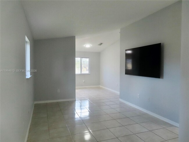 Building Photo - 3398 NE 9th Dr