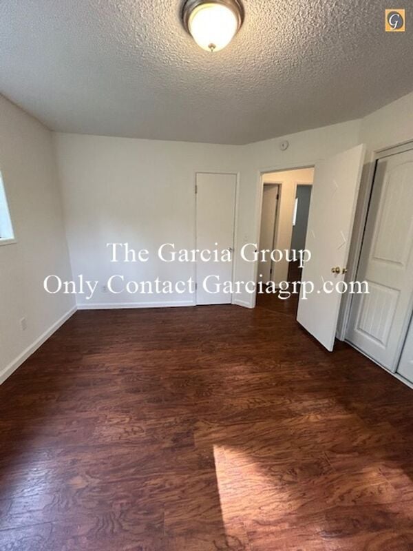 Building Photo - 17050 SE Gurnee Ave