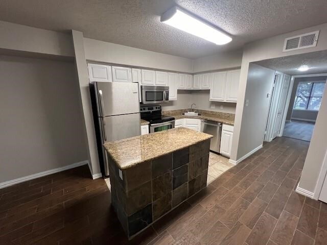 Building Photo - 1140 Marina Bay Dr