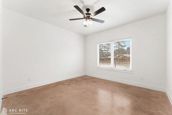 Building Photo - Pre-Leasing Fall of 2026!! Luxury Homes!!