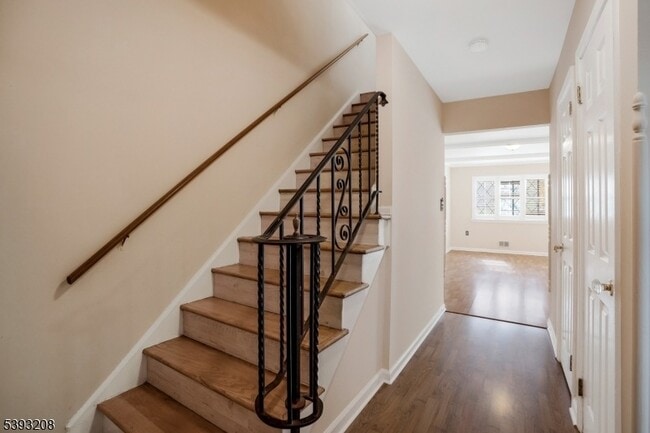 Building Photo - 180 Wildflower Ln