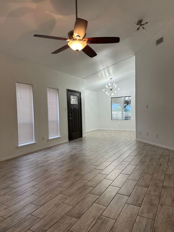 Building Photo - 905 Colorado Ct