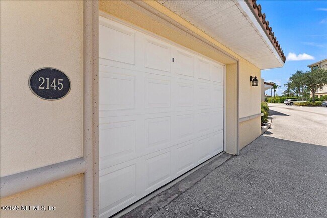 Building Photo - 115 Riverview Bend S