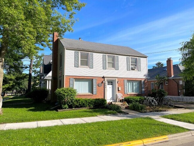 Building Photo - 1544 Adams St