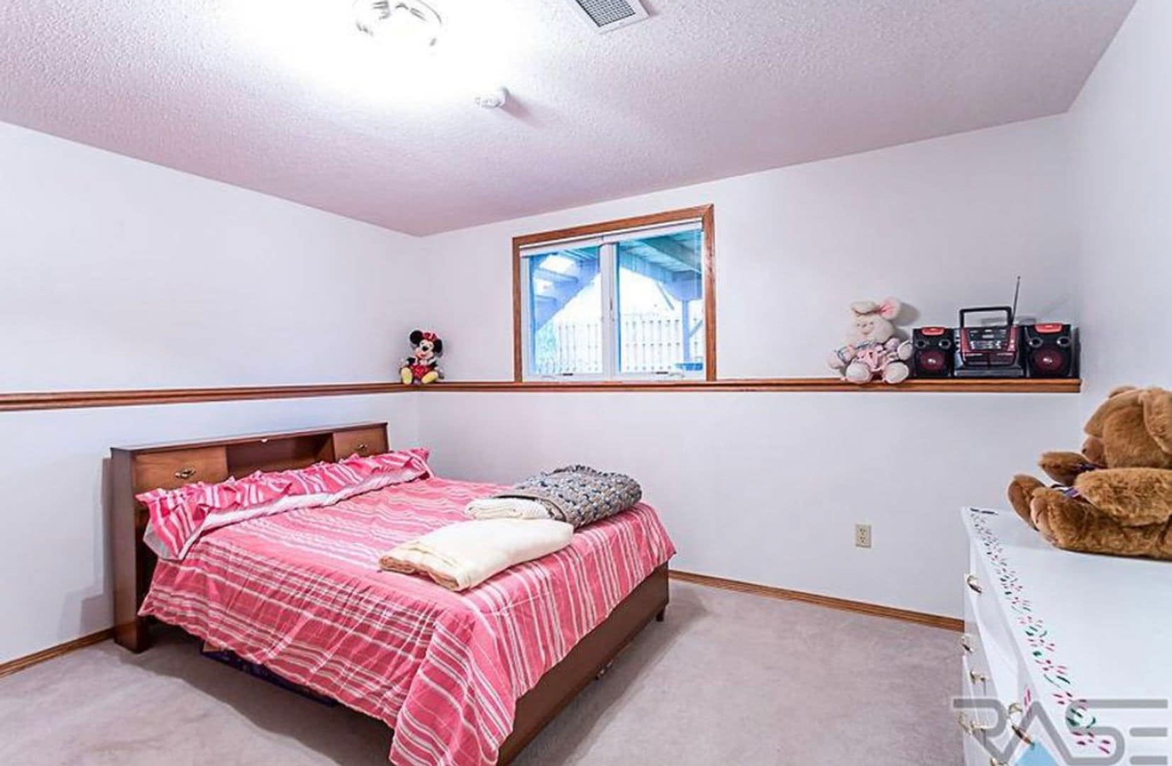 Building Photo - 2720 S Maywood Dr