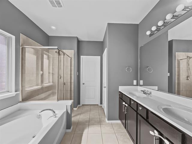 Building Photo - 4604 Sleepy Meadows Dr