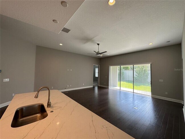 Building Photo - 981 Bee Branch Ct