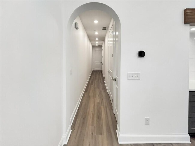 Building Photo - 403 Burgundy Wy