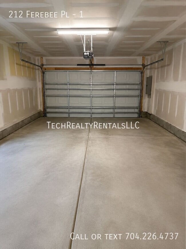 Building Photo - 212 Ferebee Pl