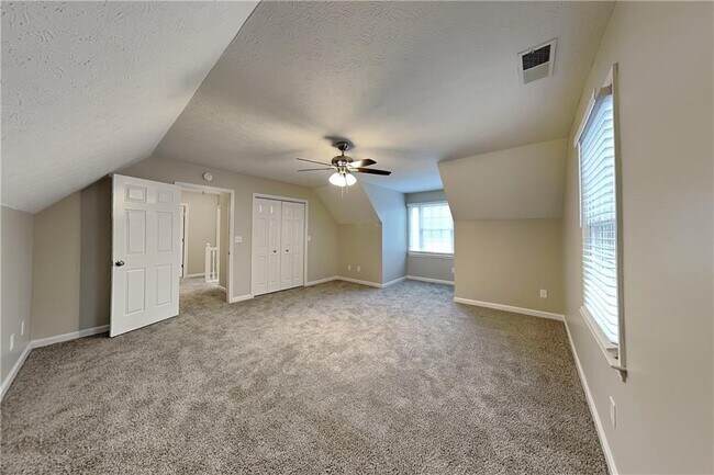 Building Photo - 284 Kent Ln