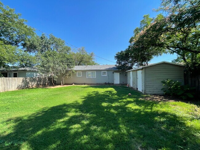Building Photo - BEAUTIFUL HOUSE NEAR MEDICAL AND TTU