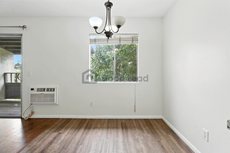 Building Photo - 9175 Campina Dr